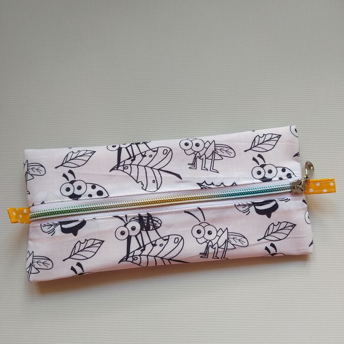 Hmyzáci omalovánky - pouzdro na pastelky