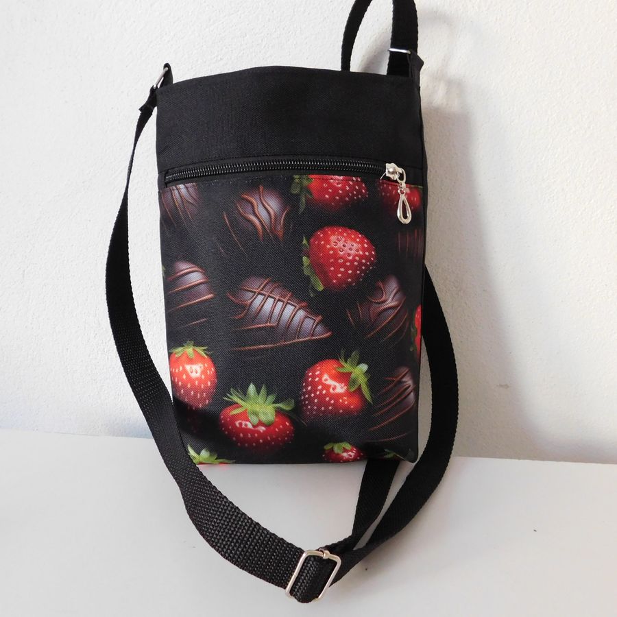 Crossbody malá Jahody v čokoládě
